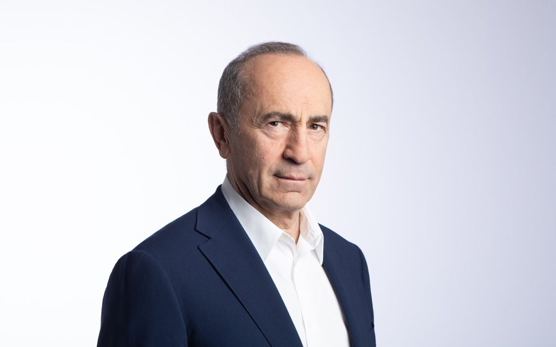 Ռոբերտ Քոչարյանի շնորհավորանքը Արցախի Անկախության տոնի առթիվ