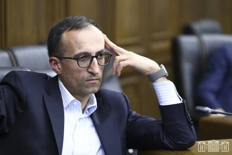 Թորոսյանը «երկար չի ձգի». «Իրավունք»