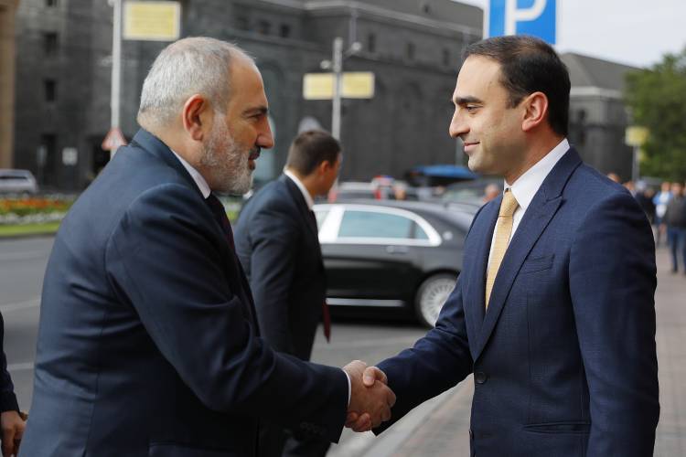 Ո՞ւմ է զոհաբերելու Փաշինյանը․ «Հրապարակ»
