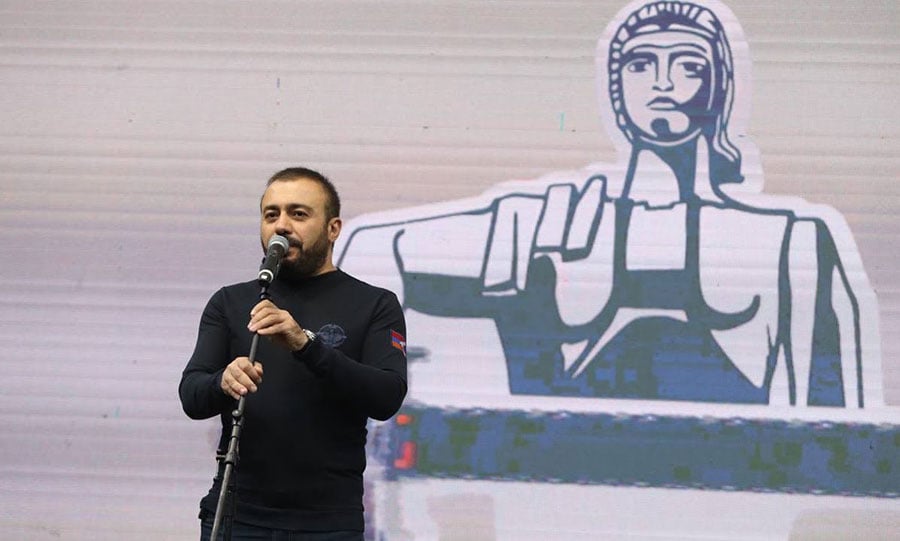 Քաղաքի բյուջեի մուտքային մասը գցել եք ոտքերիդ, հա՞. Մանուկ Սուքիասյան