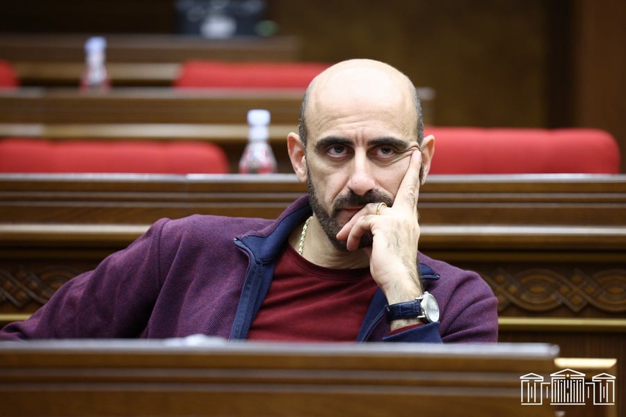 Ջինսով գնացել է քննության՝ կտրել են. «Հրապարակ»