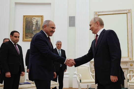 Пашинян и Путин обсудили работу Армянской АЭС