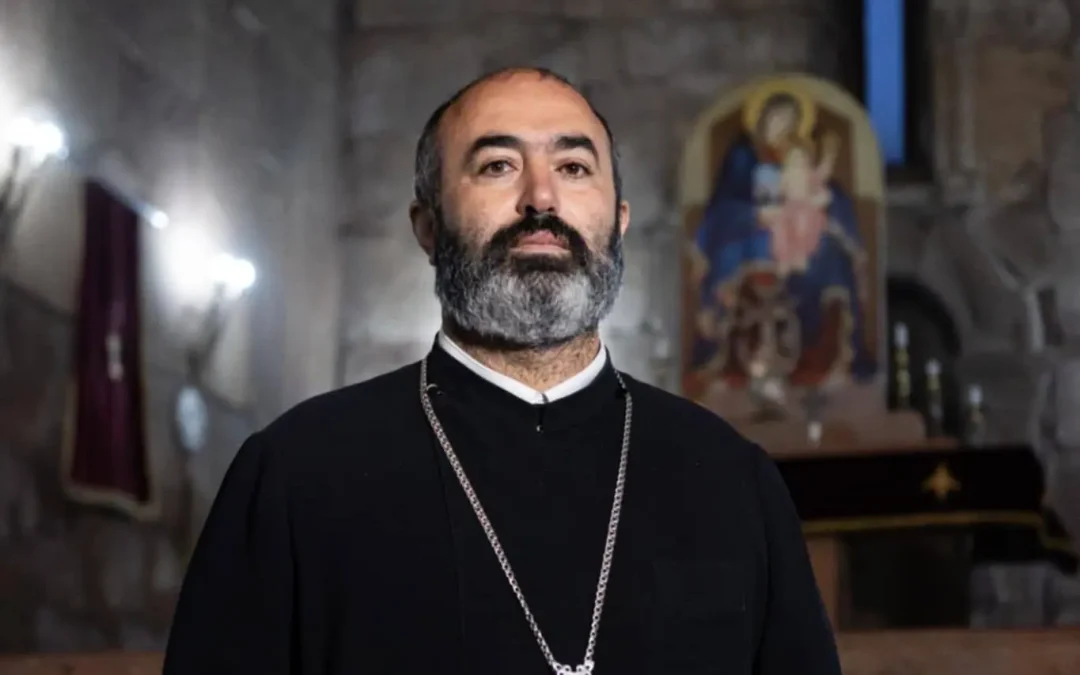 Գոնե օրինական զենք էլ չունե՞ս. իրավապահները՝ քահանային․ «Հրապարակ»