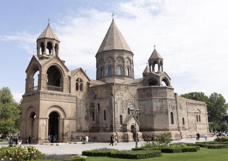 Ողջ իրավապահ և դատական համակարգը լծված է հակաեկեղեցական ապօրինի հրահանգների իրագործմանը