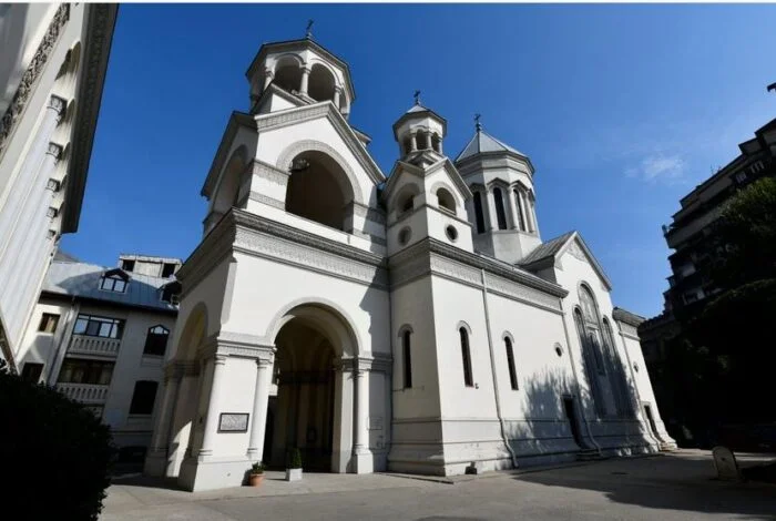 Խստորեն դատապարտում ենք ՀՀ իշխանությունների գործելակերպը եկեղեցու հանդեպ. Ռումանիայի հայոց թեմ