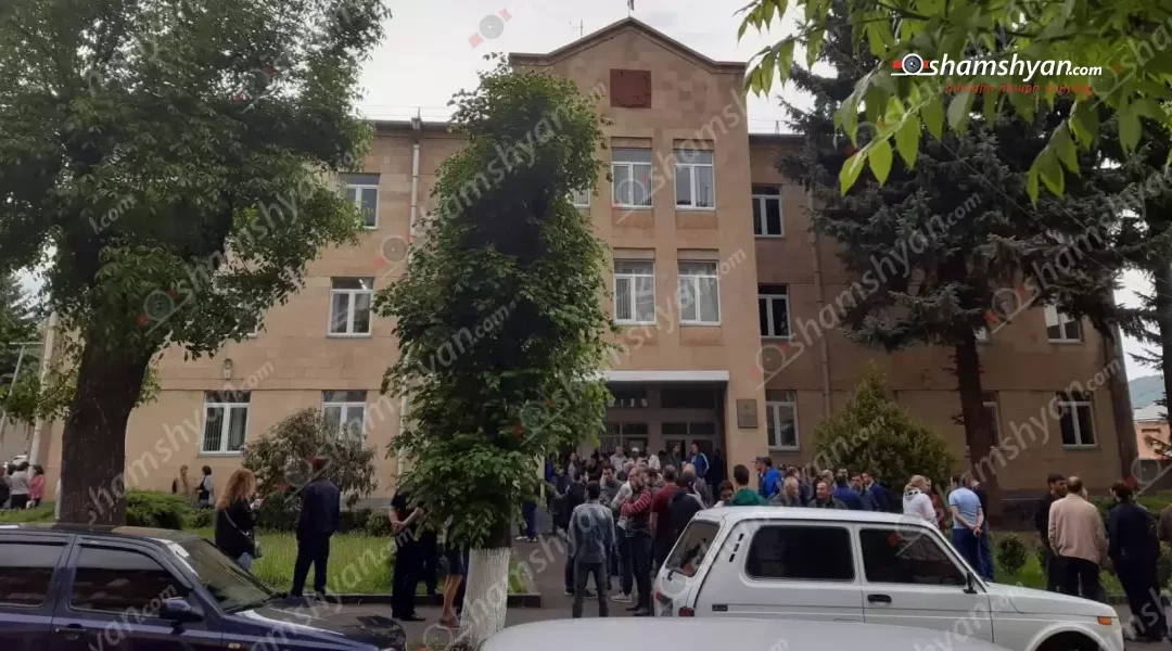 Վանաձորի դատարանից 22-ամյա տղան կրծքավանդակի մասում ստացած վնասվածքով տեղափոխվել է հիվանդանոց. մանրամասներ