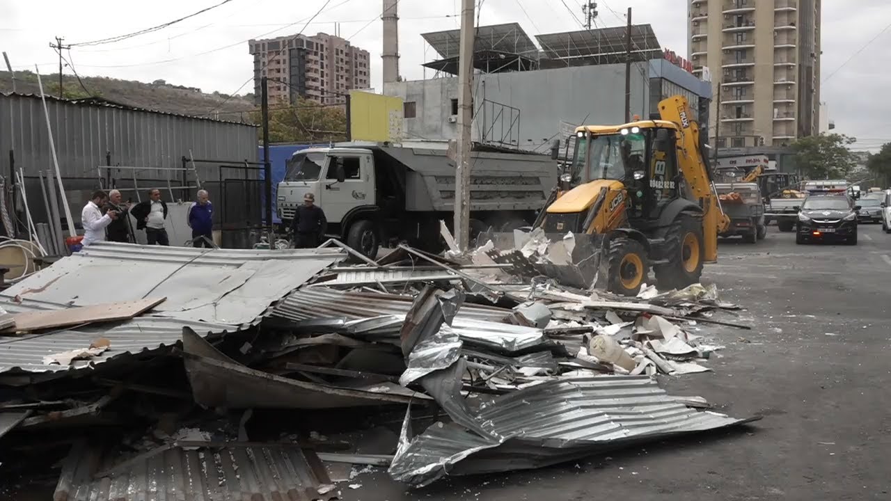 ԱՅՍ ՊԱՀԻՆ | ՈւՂԻՂ | Քաղաքապետարանը քանդում է Գնունու շուկայի տաղավարները
