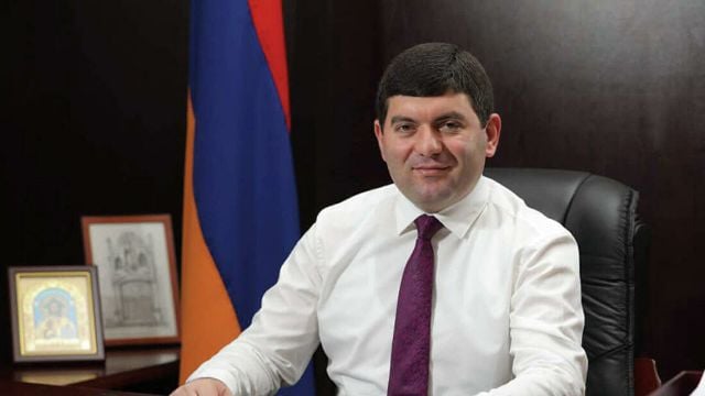 Այսօր դիմել եմ` դադարեցնելու ավագանու անդամի իմ լիազորությունները. Դավիթ Համբարձումյան