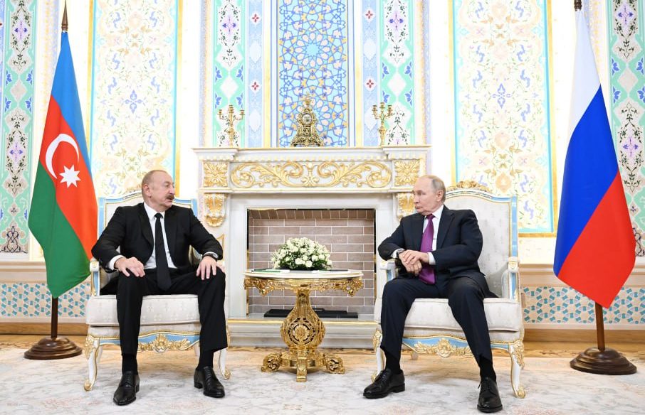 В Душанбе проходит встреча Путина и Алиева