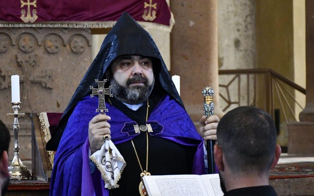 Մկրտիչ եպիսկոպոս Պռոշյանի կալանքի ներկայացման միջնորդությունը կքննի Կարեն Ֆարխոյանը