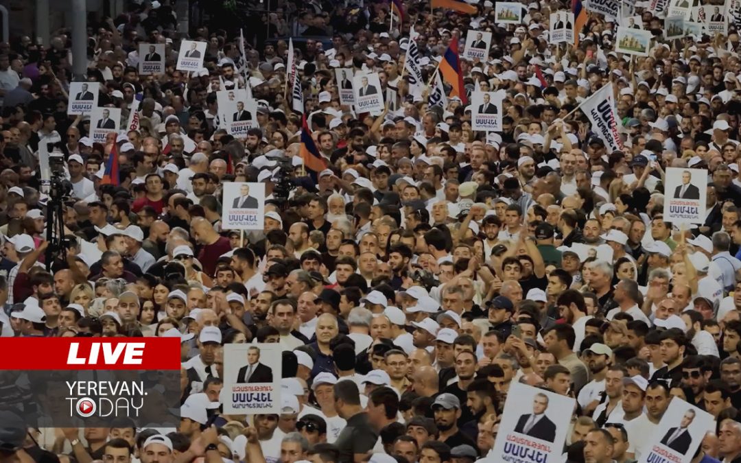 LIVE/ Массовый митинг-шествие стартует на площади Свободы