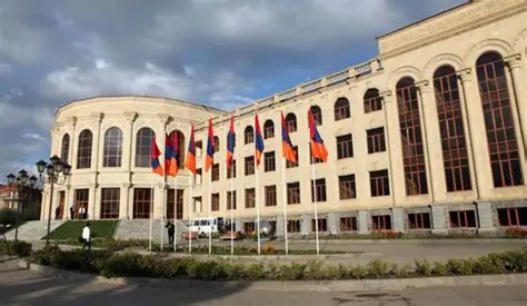 Իրավապահ մարմինները վերահսկողություն են սահմանել Գյումրու քաղաքապետարանում