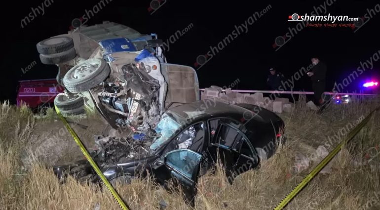 Արագածոտնում բախվել են «Mercedes»-ն ու քարով բարձված «ԶԻԼ»-ը. կա 2 զnh