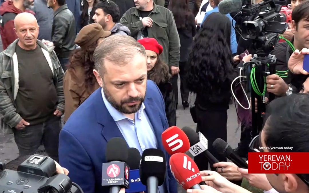 «А кто сказал, что Степан Асатрян лишён сана?»: Геворг Папоян тоже находится в Ованаванке