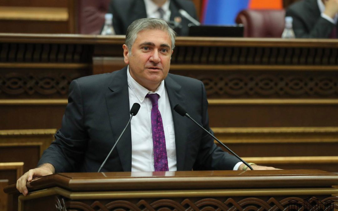 Միջին աշխատավարձի բլեֆը․ Հայաստանում 4 մարդուց 3-ի վարձատրությունը «միջին աշխատավարձից» ցածր է. Արթուր Խաչատրյան