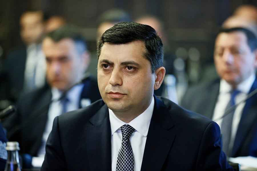 Փոխնախարարը օգնել է հանքը «խլել» մի ընկերությունից՝ տալով մյուսին՝ ինքն էլ դառնալով փոխտնօրեն. «Ժողովուրդ»