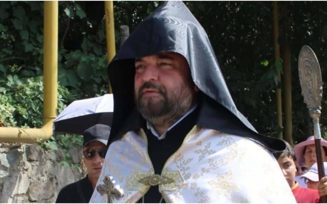 Կեղծավո՛ր, նախ հանի՛ր քո աչքից այդ գերանը և ապա հստակ կտեսնես՝ քո եղբոր աչքից շյուղը հանելու համար. Տեր Սամվել