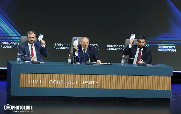 Իշխանությունն անհանգիստ է, տենդագին փնտրտուքների մեջ է․ անիմաստ ջանքեր․ «Հրապարակ»