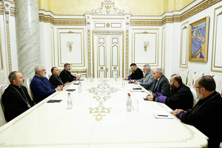 Իսկ ովքեր են դատավորները․ «Հրապարակ»