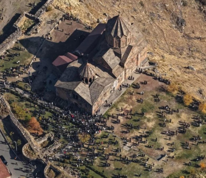 Իշխանությունները չեն թաքցնում, որ ՀԷՑ-ն ու Եկեղեցին իրենց հետաքրքրում են միայն նախընտրական «տրամաբանության» մեջ․ «Փաստ»