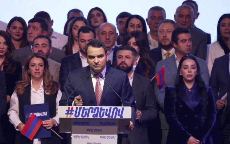 «Միայն ուժեղ առաջնորդը կարող է խաղաղություն բերել, թույլ առաջնորդը բերում է պատերազմ». «Մեր ձևով»