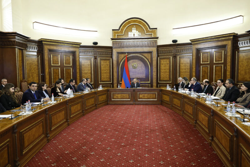 Լեզու կտրելու սպառնալիք հնչեցնողը, որ անցել է թմրանյութի գործով, գլխավոր դատախազի կողքին է. «Ժողովուրդ»