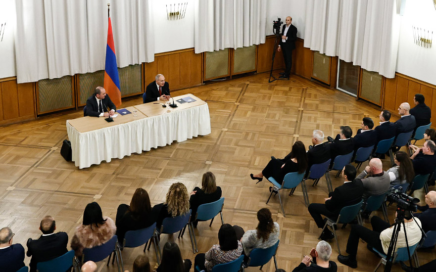 «Թիկնապահներին, նախարար-դեպուտատներին, դեսպանատան, մամուլի-լրատվական աշխատողներին, մի խոսքով՝ իր հետ տարածներին դուրս հանած՝ ընդամենը 20-25 մարդ». Սևակ Հակոբյան