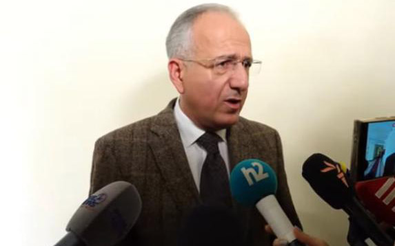 «Պատարագի տեքստից կաթողիկոսի անունը հանելը մտնո՞ւմ է ԱԱԾ-ի լիազորությունների մեջ». լրագրողը՝ Եսայի Մկրտչյանին