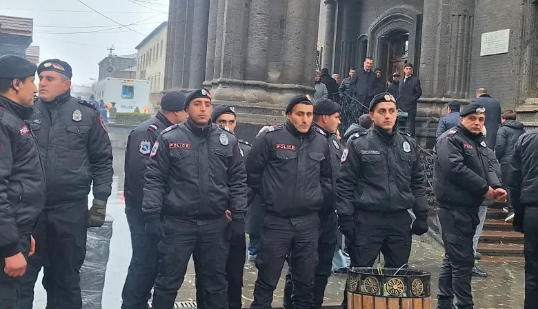 Միջազգային հեղինակավոր գործիչները նախազգուշացնում են՝ «Հայաստանում Եկեղեցին վերացնում են». «Փաստ»