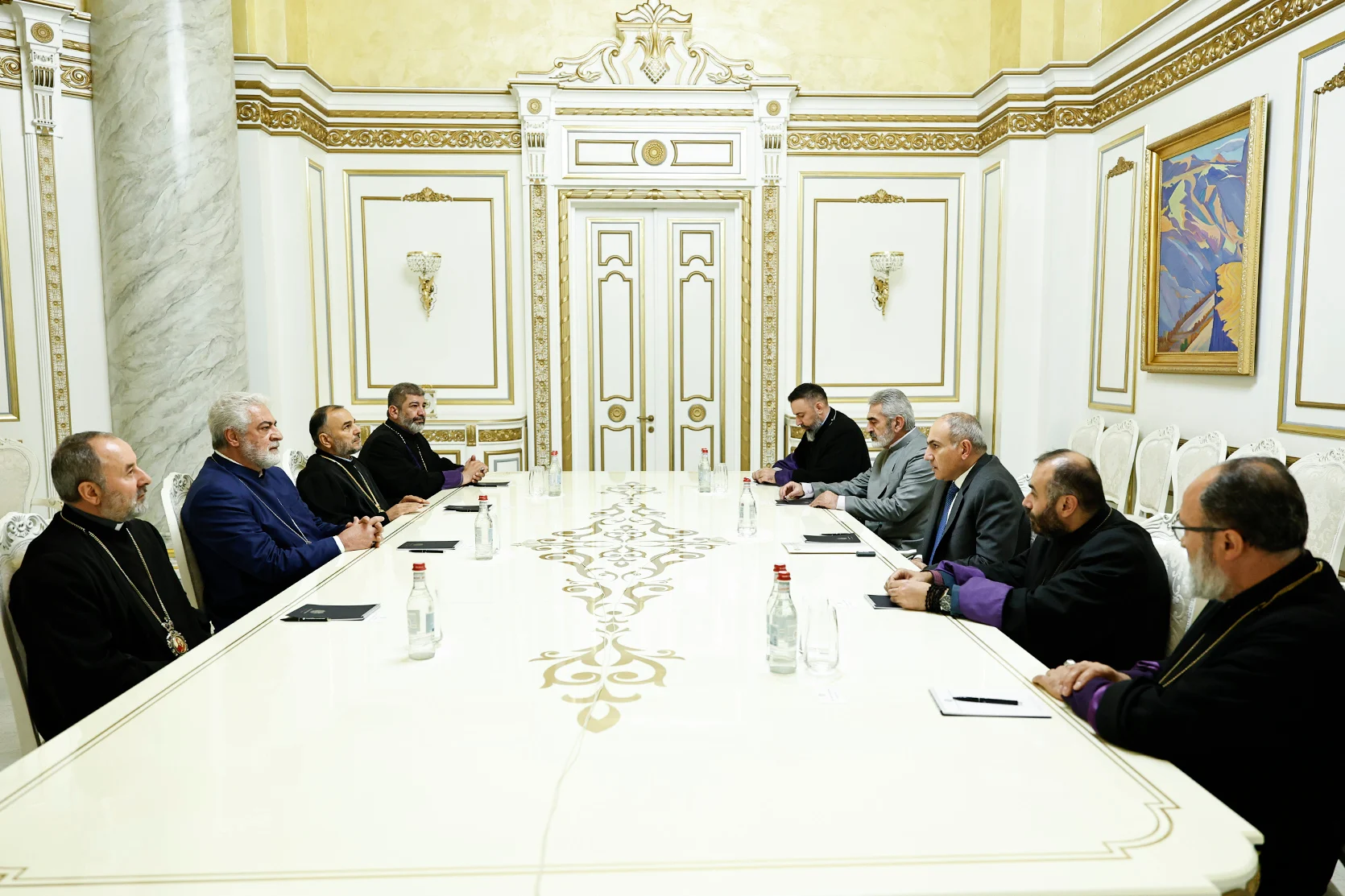 episkoposner-pashinyan