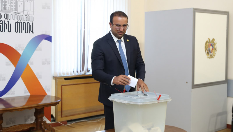 «Շիշ բռնողը», ում անունը կապվում է քրեական հեղինակությունների հետ, դուրս է մնացել ցուցակից․ «Հրապարակ»