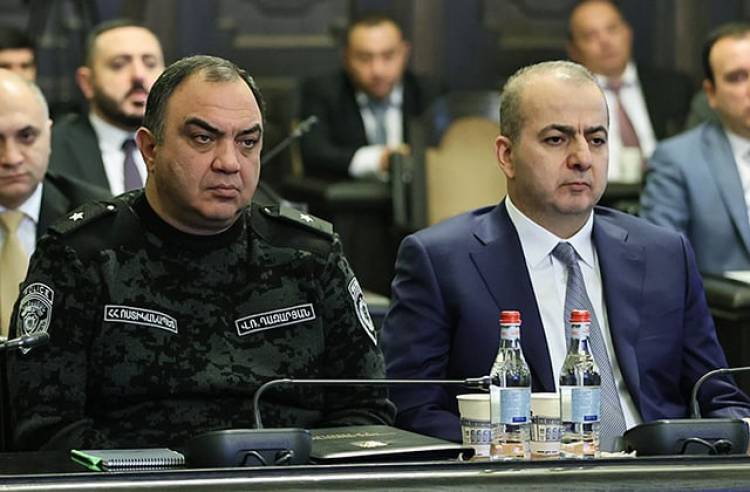 Փաշինյանը վախենում է Վահե Ղազարյանի և Արմեն Աբազյանի ճամբարափոխ լինելուց․ «Հրապարակ»