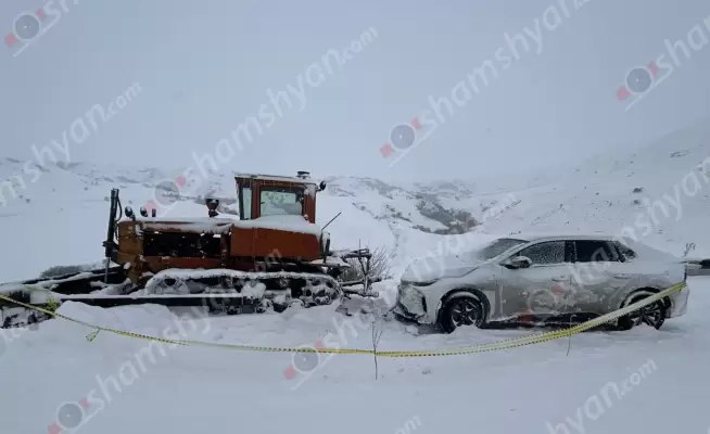 «Toyota»-ն բախվել է կայանված տրակտորին և վրաերթի ենթարկել տրակտորիստին