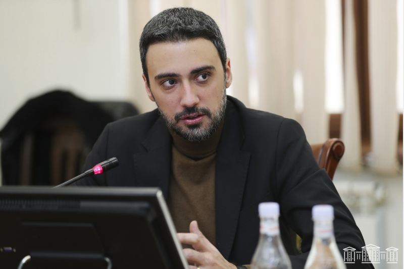 Արշակ արքեպիսկոպոս Խաչատրյանն այլևս 4-րդ հետապնդվող Սրբազանն է. Վարդևանյան