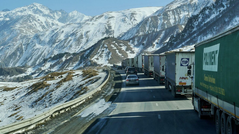 Վերին Լարսը փակ է բեռնատարների համար