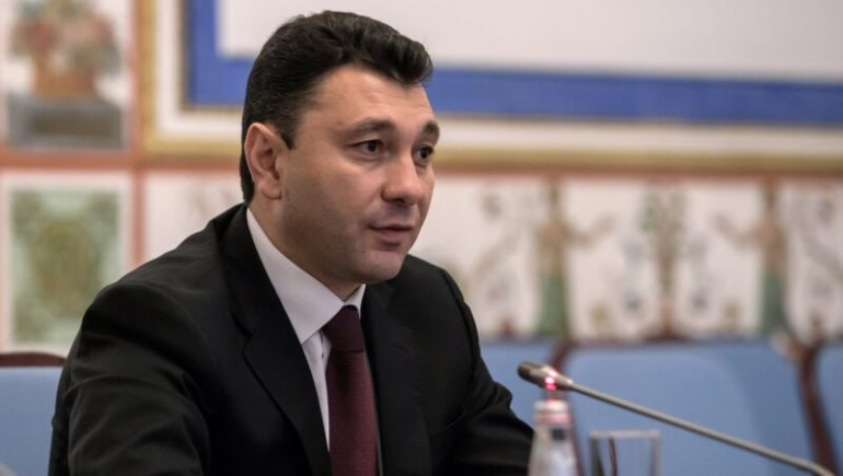Գնացեք կառույցներ ստեղծեք ու պայքարեք Նիկոլի դեմ,ոչ թե կախվեք պաշտոնաթող նախագահներից․ Շարմազանով