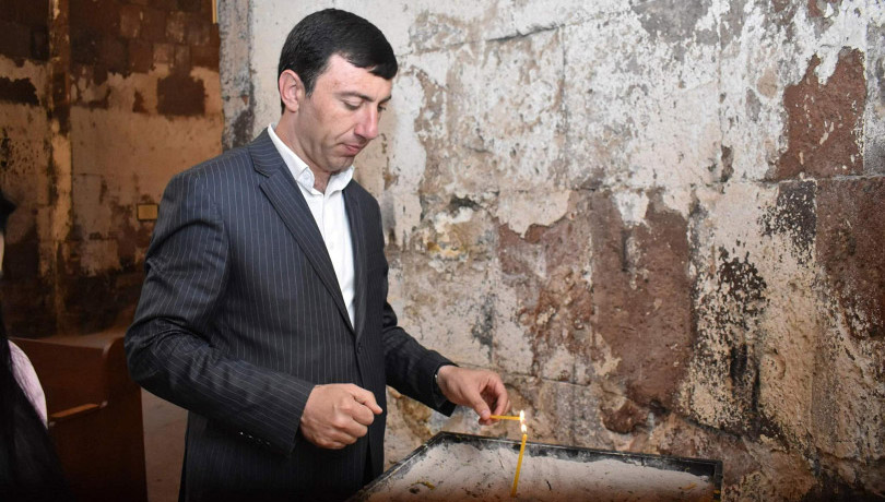 Թափառաշրջիկ հավատացյալների հոտում իր մշտական տեղն ունի Թալինի համայնքապետը․ «Հրապարակ»