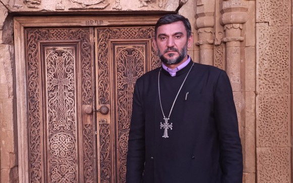 Կարդացեք «Անասնաֆերմա»-ն՝  գուցե, հասկանաք, թե ինչո՞ւ կամ ինչպե՞ս տեղի ունեցավ հեղափոխությունը Հայաստանում. Տեր Ներսես