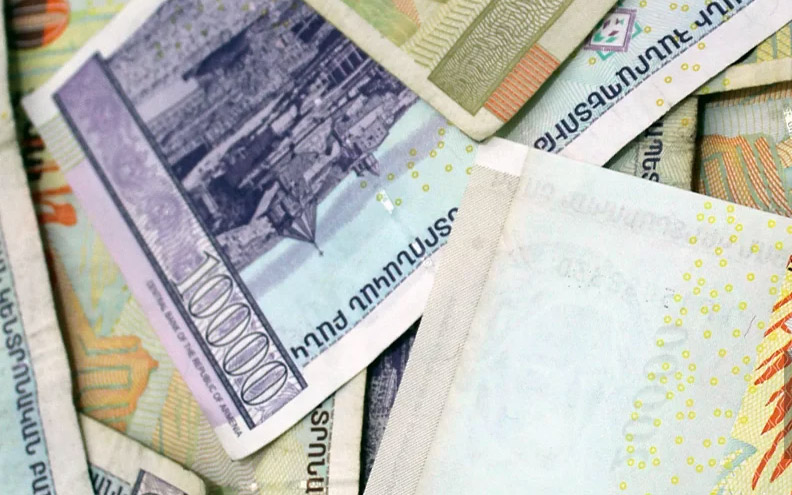 Ապրիլի 15-ից հետո ՀՀ երկրորդ սերնդի բոլոր թղթադրամները կարելի է անվճար փոխանակել բանկերում՝ առանց սահմանափակումների. ԿԲ