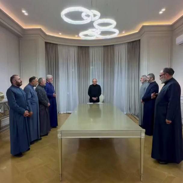 Пашинян подписал с 10 мятежными епископами так называемую «дорожную карту благоустройства» ААЦ