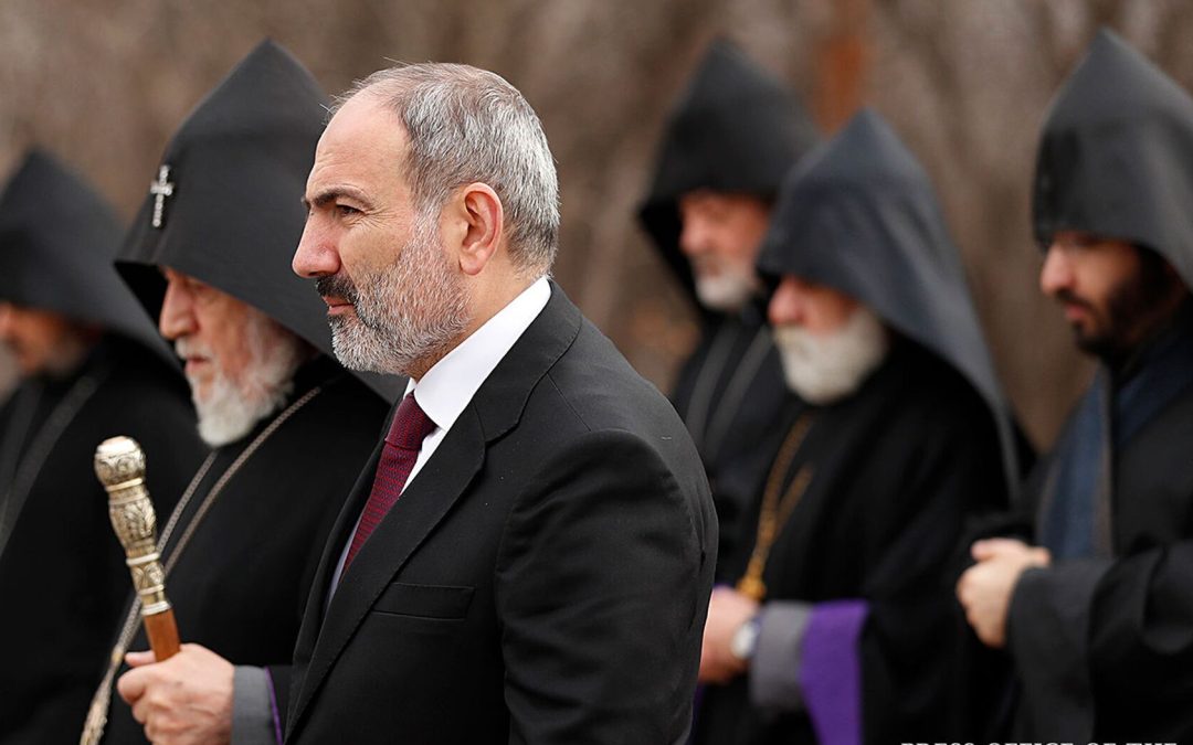 Пашинян заявил, что Католикос всех армян — конкретный пример гибридной войны РФ против Армении