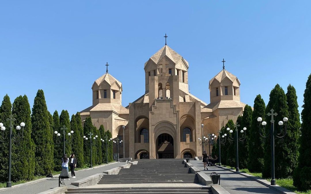 Պետական աշխատողներին հրահանգել են պարտադիր մասնակցել Փաշինյանի ուխտերթին. News.am