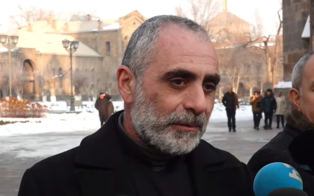 Վեհափառը կորոշի՝ ինչպես վարվել 10 եպիսկոպոսների հետ. Տեր Եսայի