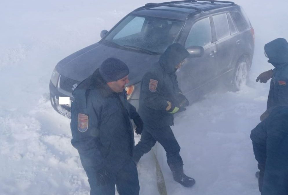 Շինուհայր գյուղի խաչմերուկում ձնաբքի պատճառով արգելափակվել էր մոտ 350 մեքենա