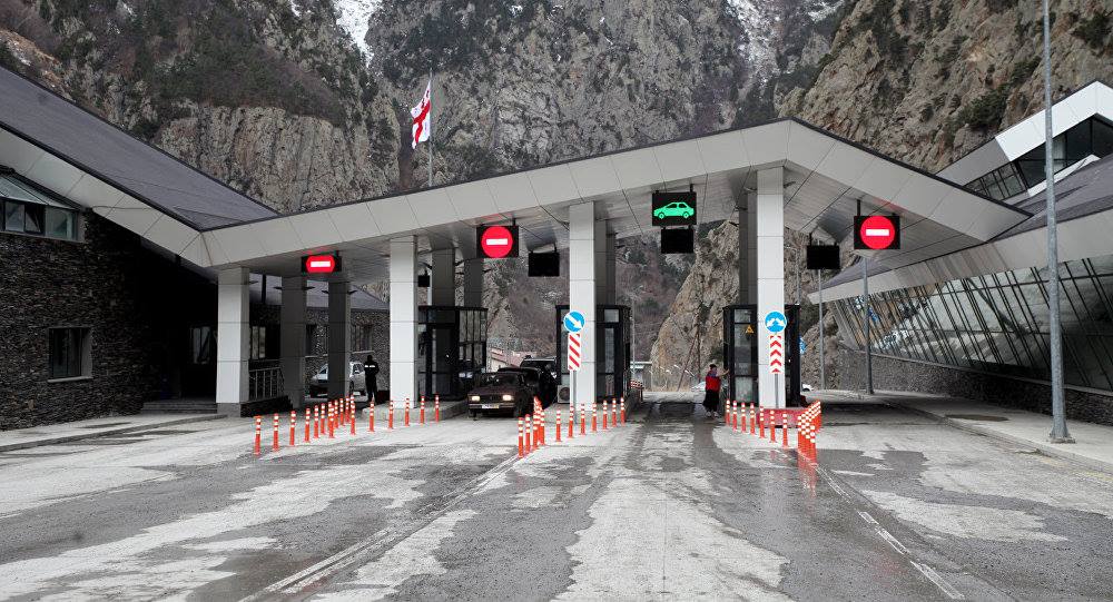 Վերին Լարս տանող ճանապարհը բացվել է թեթև մարդատար մեքենաների համար