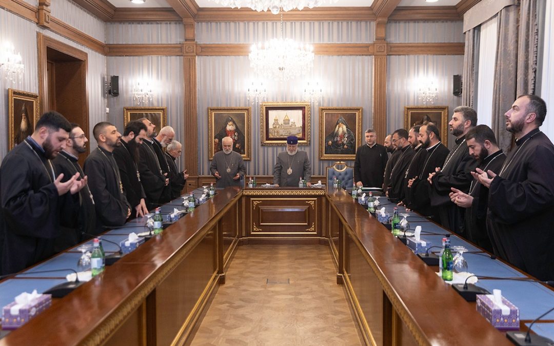 Ամենայն Հայոց Կաթողիկոսն ընդունել է գնդերեց քահանա հայրերին