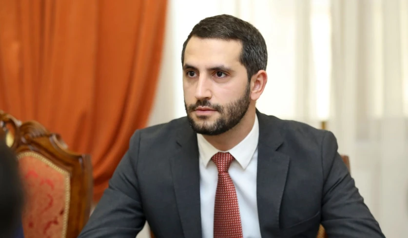 «Արա»-ով պետությո՞ւն. երբ ԱԺ փոխնախագահը մոռանում է իր պաշտոնը. «Փաստ»