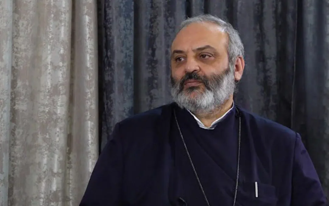 Բակո Սահակյանի որդին Բագրատ սրբազանի համար հանձնուք է տարել բանտ