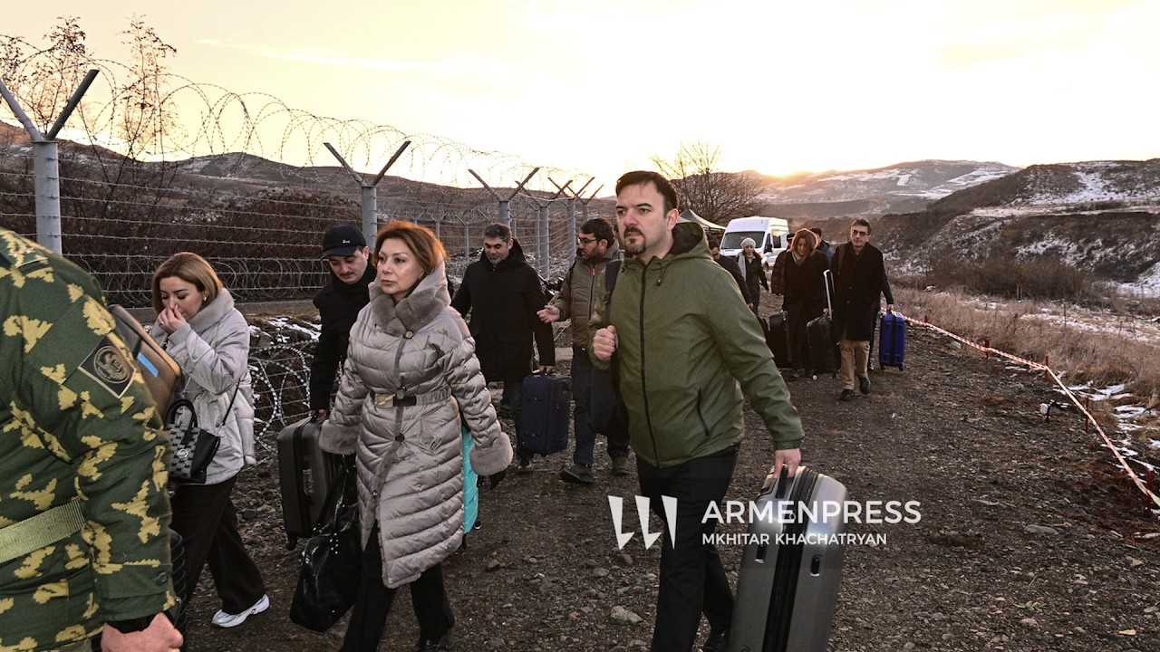 Ադրբեջանի քաղաքացիական հասարակության ներկայացուցիչները Հայաստան են ժամանել ցամաքային սահմանազատված հատվածով