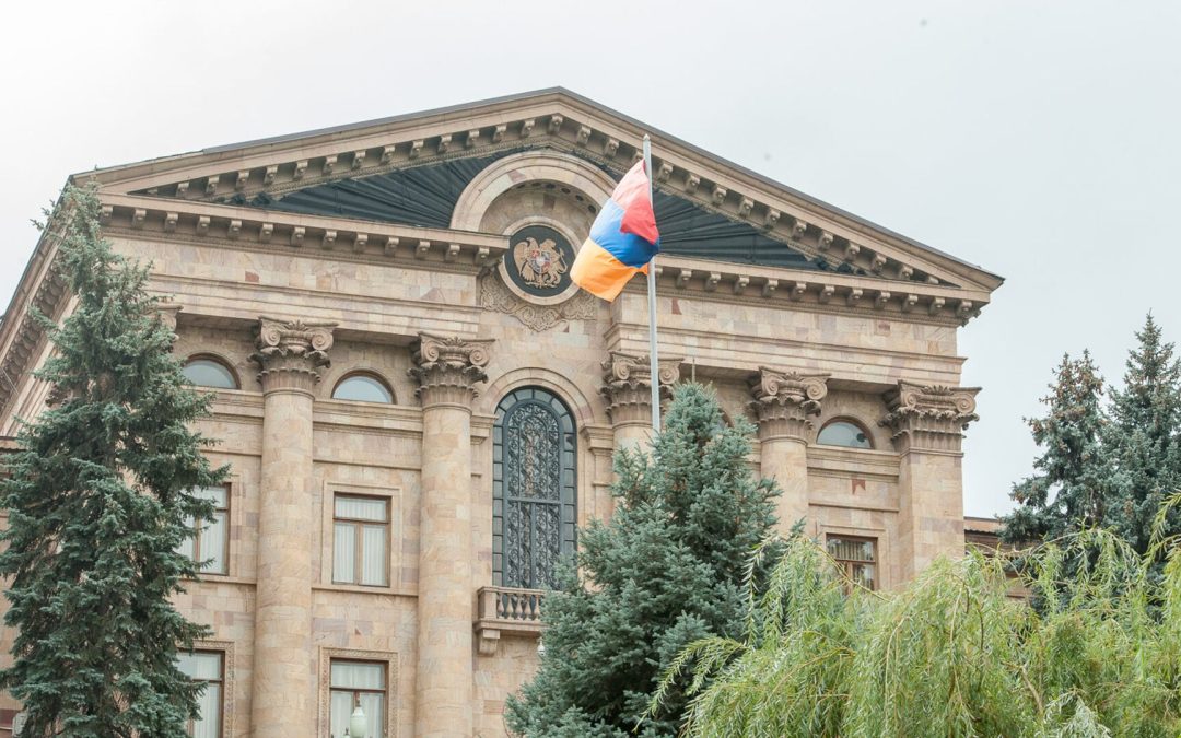 Заплатить и не служить: НС принял новые поправки